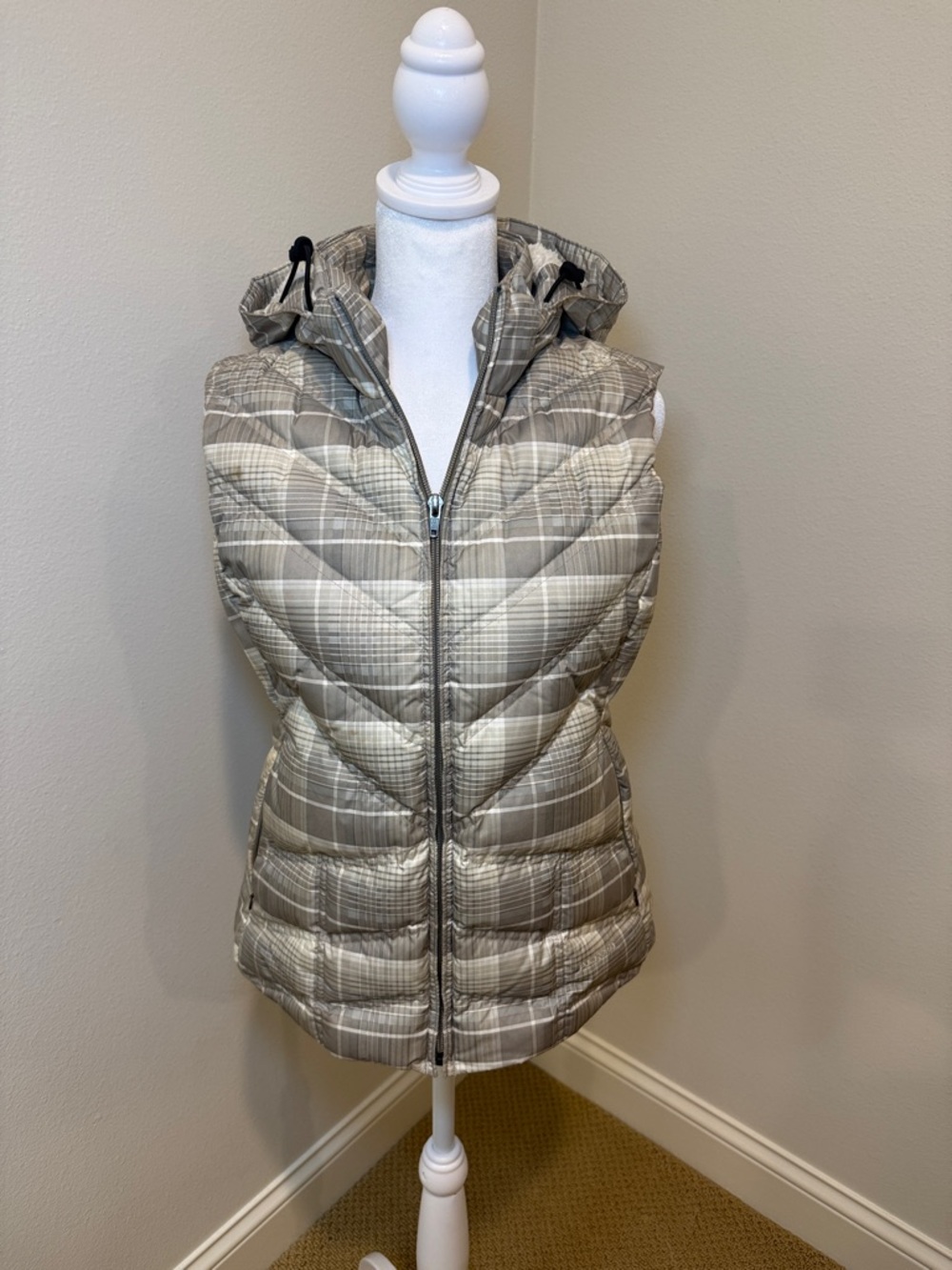 Patagonia Taupe & Cream Plaid Quilted Hooded Vest